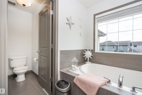 16820 57 Street Nw, Edmonton, AB - Indoor Photo Showing Bathroom