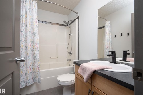 16820 57 Street Nw, Edmonton, AB - Indoor Photo Showing Bathroom