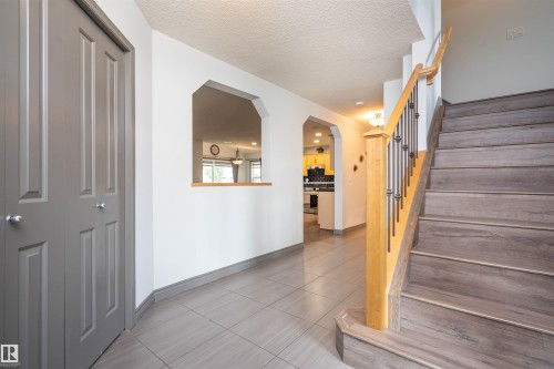 16820 57 Street Nw, Edmonton, AB - Indoor Photo Showing Other Room