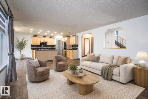 16820 57 Street Nw, Edmonton, AB - Indoor Photo Showing Living Room