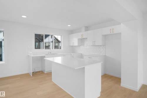 #71 17319 5 St Ne, Edmonton, AB - Indoor Photo Showing Kitchen