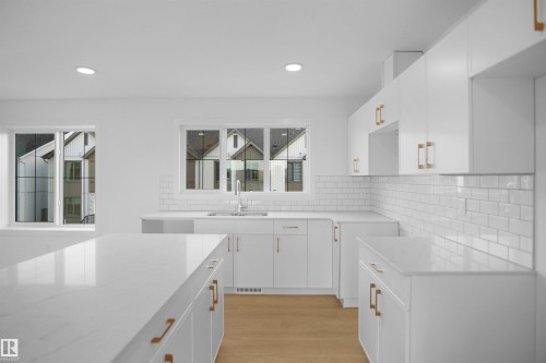 #71 17319 5 St Ne, Edmonton, AB - Indoor Photo Showing Kitchen