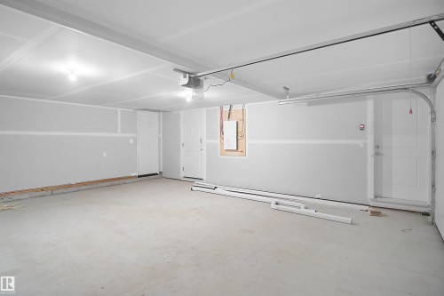#71 17319 5 St Ne, Edmonton, AB - Indoor Photo Showing Garage