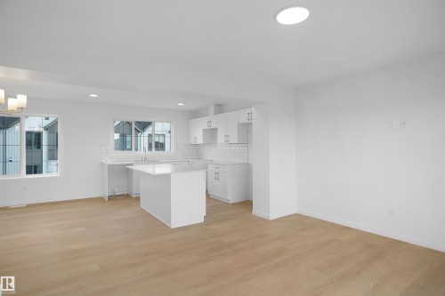 #71 17319 5 St Ne, Edmonton, AB - Indoor Photo Showing Kitchen