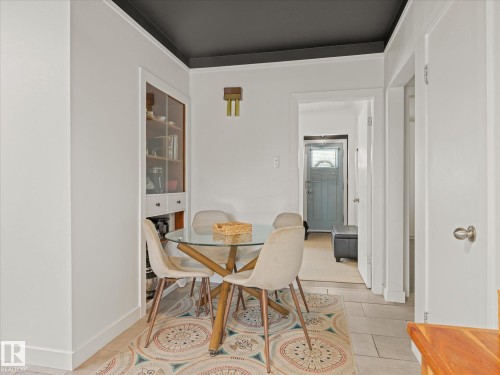 11949 St Albert Trail Nw, Edmonton, AB - Indoor Photo Showing Dining Room