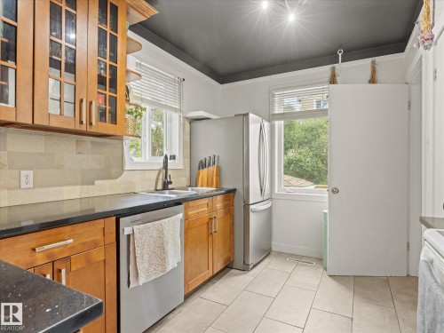 11949 St Albert Trail Nw, Edmonton, AB - Indoor Photo Showing Kitchen