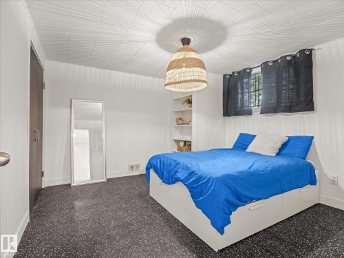 11949 St Albert Trail Nw, Edmonton, AB - Indoor Photo Showing Bedroom