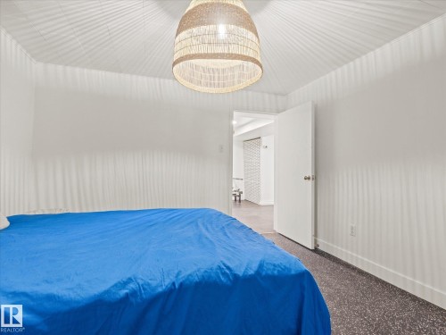 11949 St Albert Trail Nw, Edmonton, AB - Indoor Photo Showing Bedroom