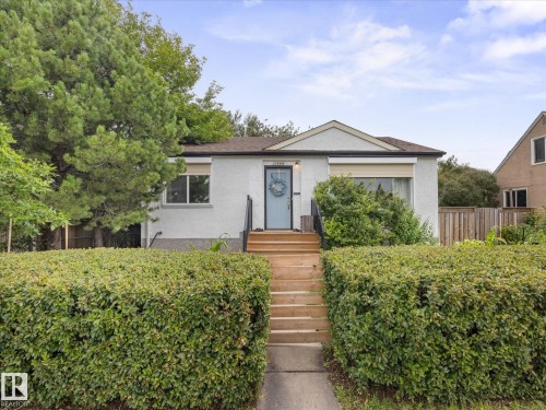 11949 St Albert Trail Nw, Edmonton, AB - Outdoor