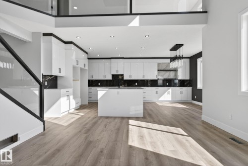 102 Eldridge Point(E), St. Albert, AB - Indoor Photo Showing Kitchen