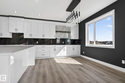 102 Eldridge Point(E), St. Albert, AB - Indoor Photo Showing Kitchen