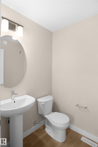 508 176 Avenue Ne, Edmonton, AB - Indoor Photo Showing Bathroom