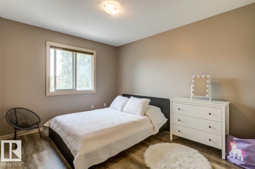 854 Chahley Way Nw, Edmonton, AB - Indoor Photo Showing Bedroom