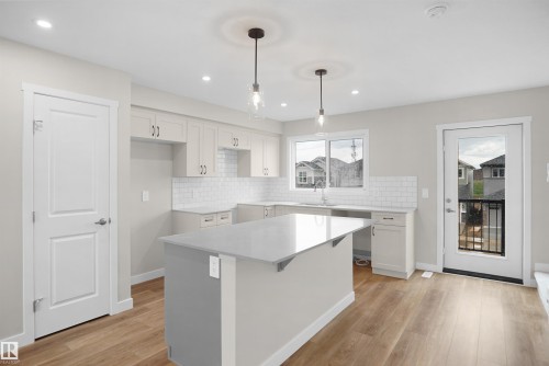 115 Nerine Crescent, St. Albert, AB - Indoor Photo Showing Kitchen