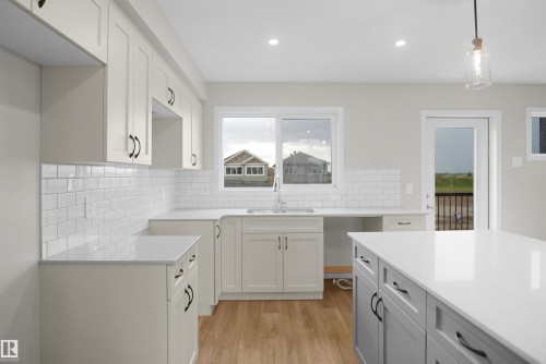 115 Nerine Crescent, St. Albert, AB - Indoor Photo Showing Kitchen With Upgraded Kitchen