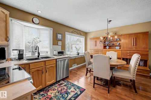 10715 50 Street Nw, Edmonton, AB - Indoor