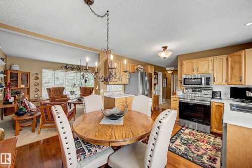 10715 50 Street Nw, Edmonton, AB - Indoor Photo Showing Dining Room