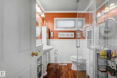 10715 50 Street Nw, Edmonton, AB - Indoor Photo Showing Bathroom