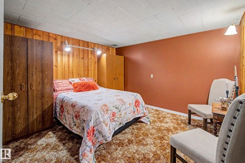 10715 50 Street Nw, Edmonton, AB - Indoor Photo Showing Bedroom