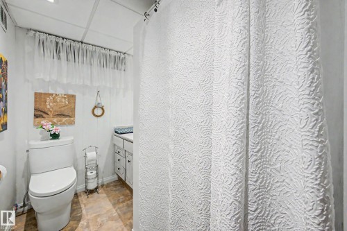 10715 50 Street Nw, Edmonton, AB - Indoor Photo Showing Bathroom