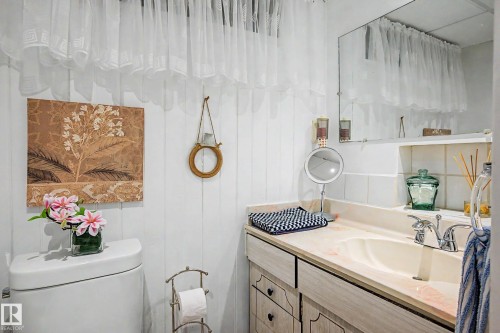 10715 50 Street Nw, Edmonton, AB - Indoor Photo Showing Bathroom