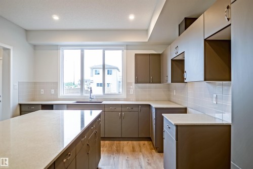 21148 25 Avenue Nw, Edmonton, AB - Indoor Photo Showing Kitchen