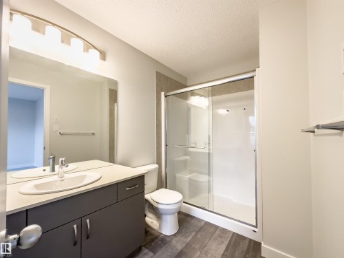 21148 25 Avenue Nw, Edmonton, AB - Indoor Photo Showing Bathroom