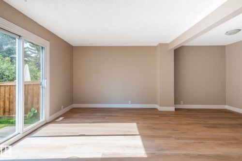 #34 14511 52 St Nw, Edmonton, AB - Indoor Photo Showing Other Room