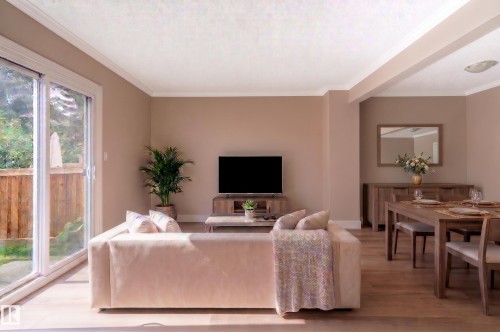#34 14511 52 St Nw, Edmonton, AB - Indoor Photo Showing Living Room