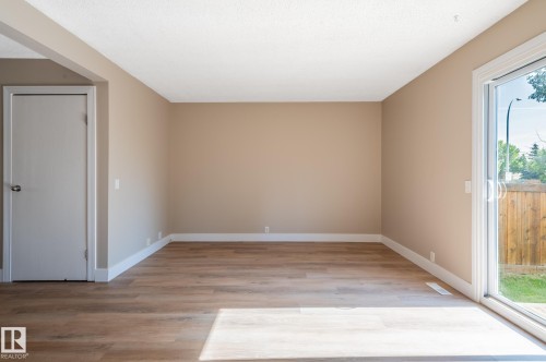 #34 14511 52 St Nw, Edmonton, AB - Indoor Photo Showing Other Room