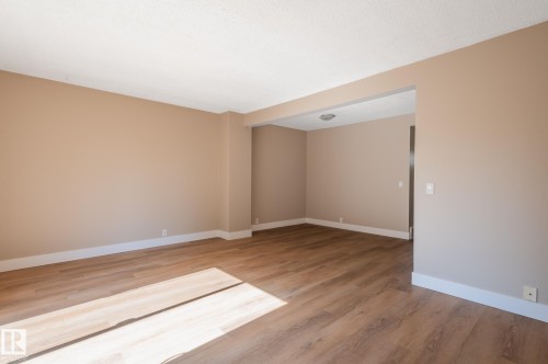 #34 14511 52 St Nw, Edmonton, AB - Indoor Photo Showing Other Room