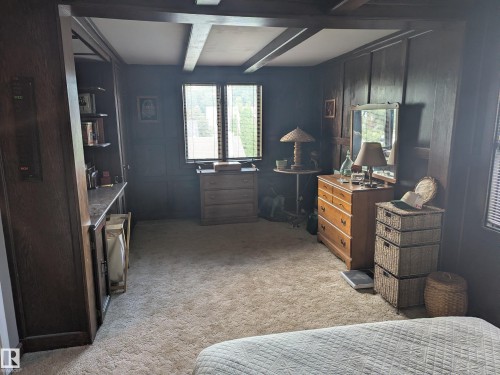 6551 112A Street Nw, Edmonton, AB - Indoor Photo Showing Bedroom