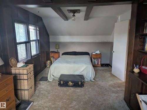 6551 112A Street Nw, Edmonton, AB - Indoor Photo Showing Bedroom