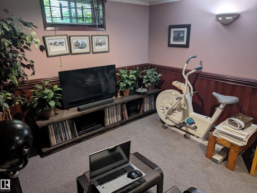 6551 112A Street Nw, Edmonton, AB - Indoor Photo Showing Other Room