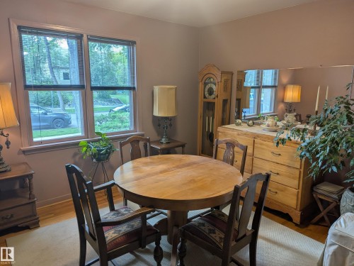 6551 112A Street Nw, Edmonton, AB - Indoor Photo Showing Dining Room