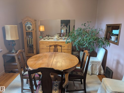 6551 112A Street Nw, Edmonton, AB - Indoor Photo Showing Dining Room