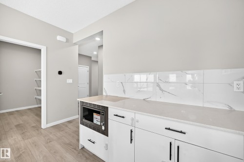 7056 182 Avenue Nw, Edmonton, AB - Indoor