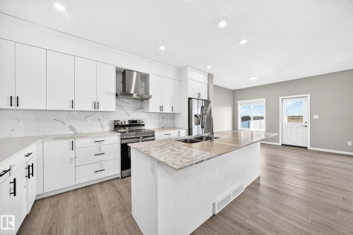 7056 182 Avenue Nw, Edmonton, AB - Indoor Photo Showing Kitchen With Double Sink With Upgraded Kitchen