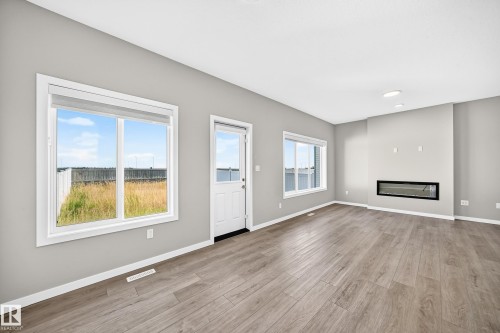7056 182 Avenue Nw, Edmonton, AB - Indoor