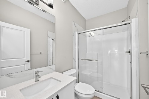 7056 182 Avenue Nw, Edmonton, AB - Indoor Photo Showing Bathroom