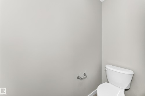 7056 182 Avenue Nw, Edmonton, AB - Indoor Photo Showing Bathroom