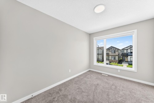 7056 182 Avenue Nw, Edmonton, AB - Indoor Photo Showing Other Room