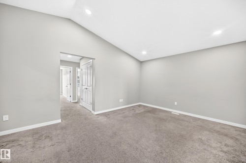 7056 182 Avenue Nw, Edmonton, AB - Indoor Photo Showing Other Room