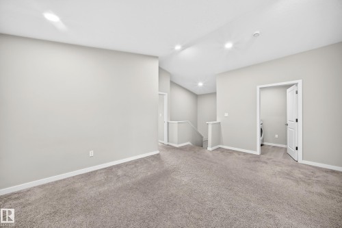 7056 182 Avenue Nw, Edmonton, AB - Indoor Photo Showing Other Room