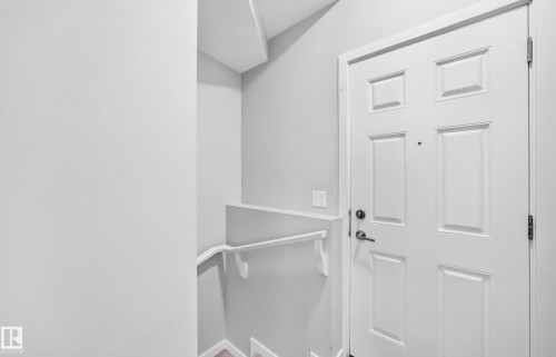 7056 182 Avenue Nw, Edmonton, AB - Indoor Photo Showing Other Room