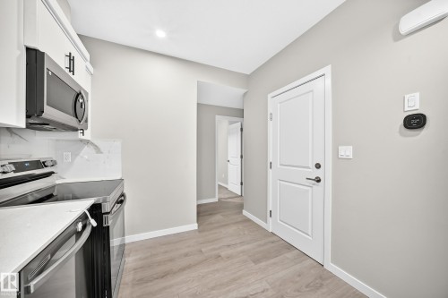 7056 182 Avenue Nw, Edmonton, AB - Indoor