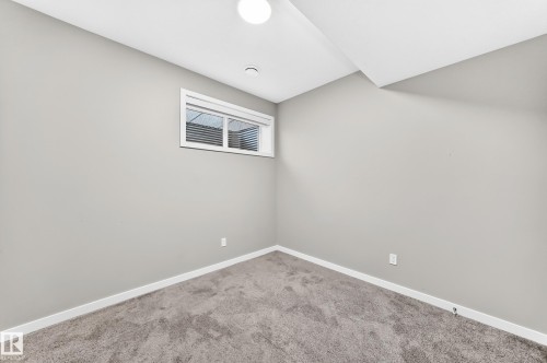 7056 182 Avenue Nw, Edmonton, AB - Indoor Photo Showing Other Room