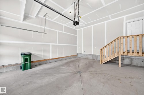 7056 182 Avenue Nw, Edmonton, AB - Indoor Photo Showing Other Room