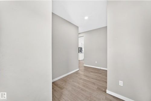 7056 182 Avenue Nw, Edmonton, AB - Indoor Photo Showing Other Room
