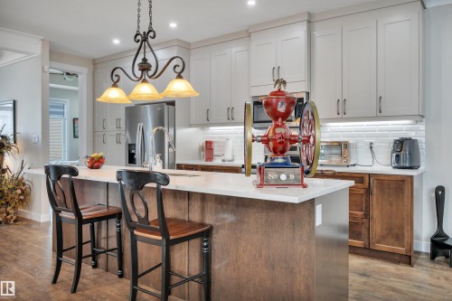 122 Aston Bend, Leduc, AB - Indoor Photo Showing Kitchen With Upgraded Kitchen